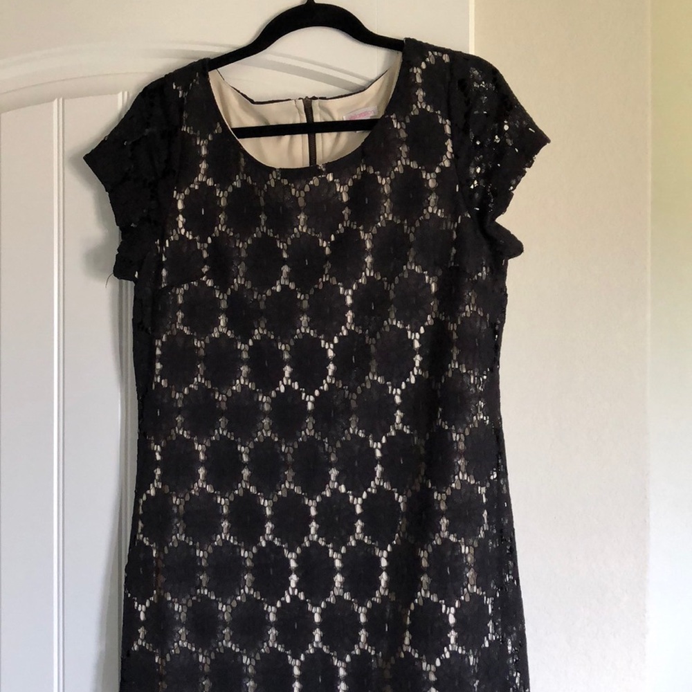 Black lace dress with beige under 💗